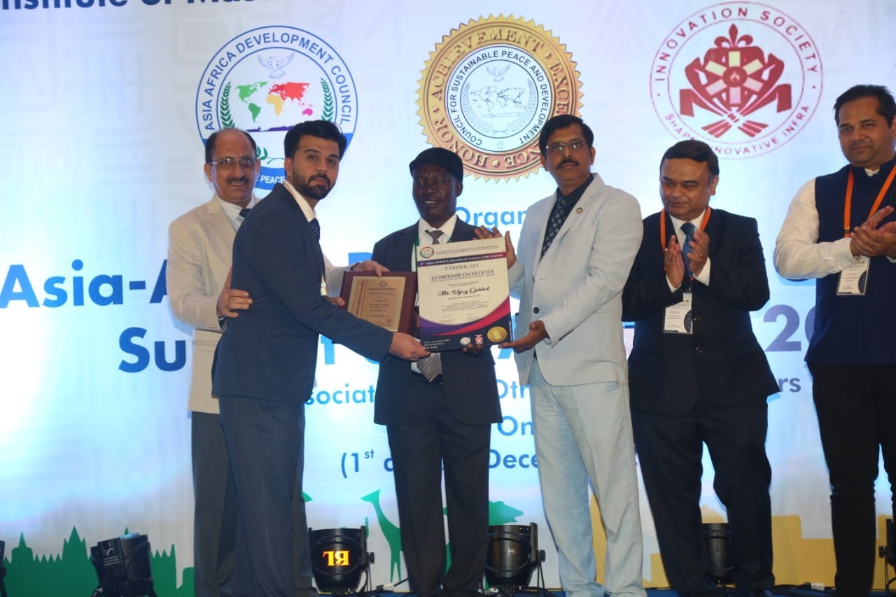 Awarded By Dy Patil College For Best Digital Marketing Institute